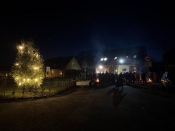 weihnachtliches Programm 2024 am Gerätehaus der Feuerwehreinheit Dreetz